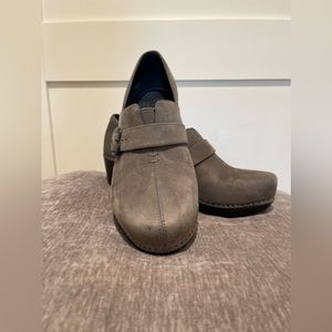 Dansko Brown Leather Tamara Clogs in size 38EU/7US